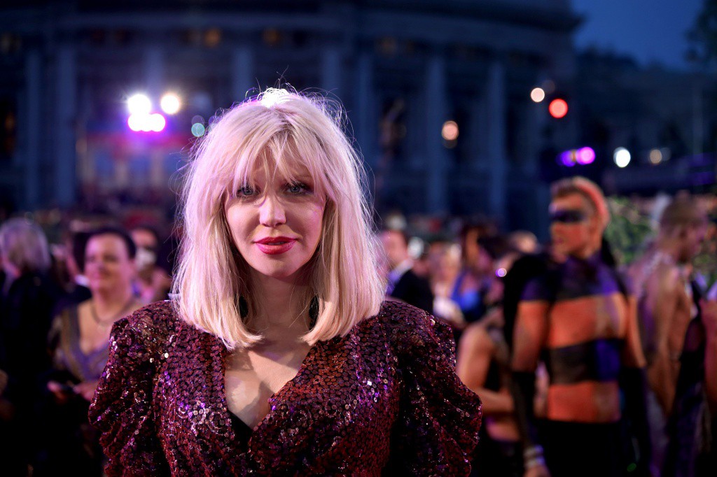 Life_Ball_2014_red_carpet_084_Courtney_Love