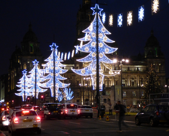 billedtekst stamtavle Fryse Glasgow George's Square Christmas tree lights switch-on tomorrow - The  Glasgow Guardian